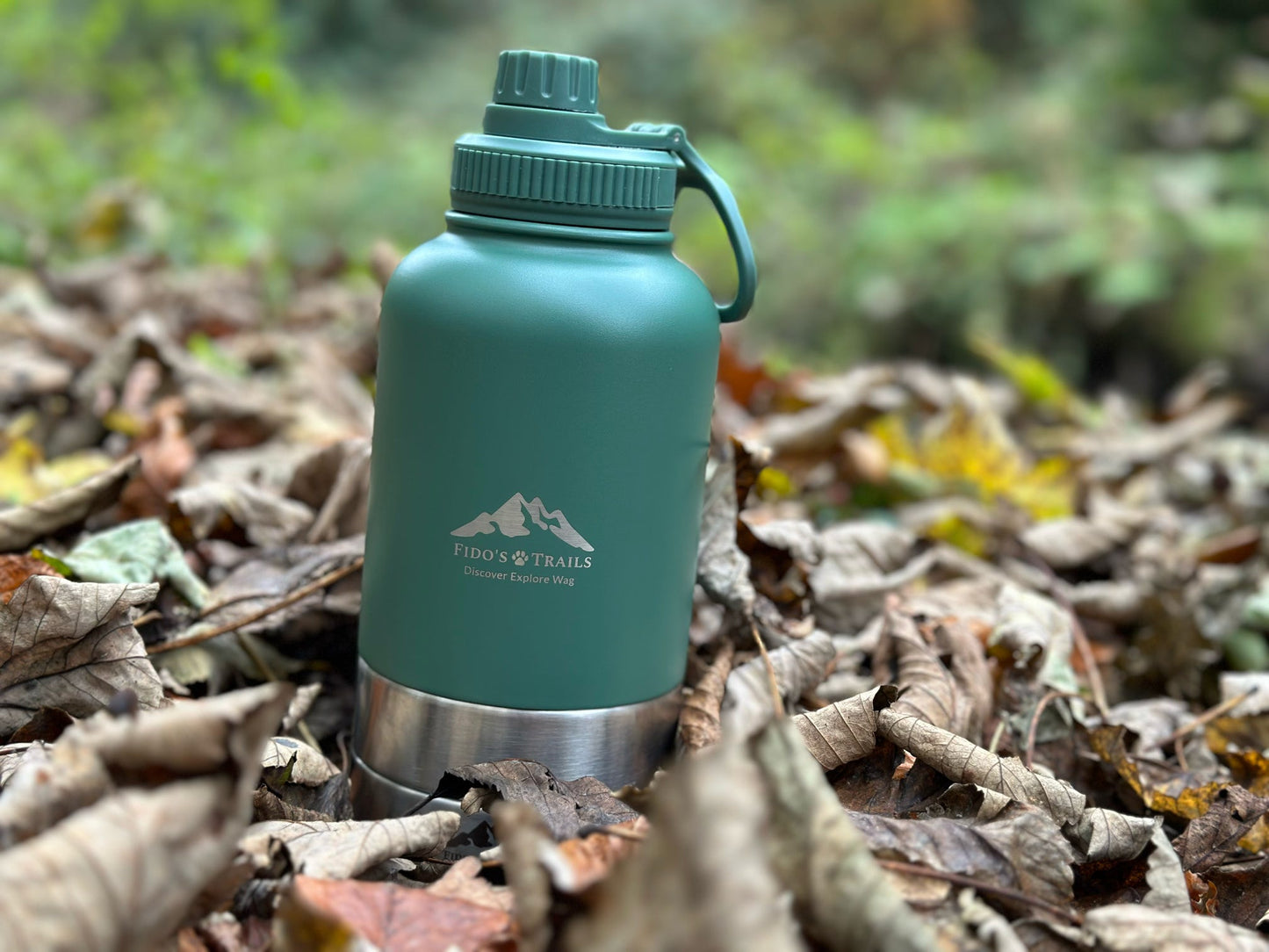 Fido's Trails 3-in-1 Water Bottle with Detachable Bowls – For Dogs & Owners, 1 Litre Forest Green